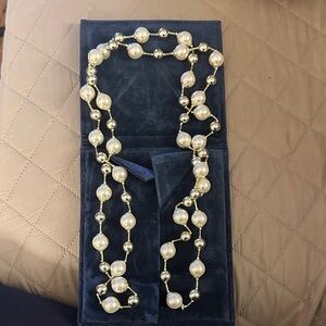Elegant Pearl and Gold Necklace